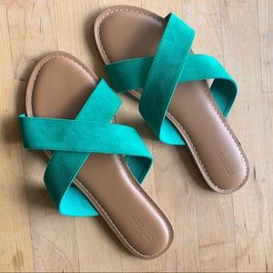 NWOT Old Navy Slides